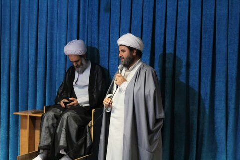 تصاویر/سخنرانی حجت الاسلام والمسلمین شامی در جمع طلاب مدرسه علمیه قروه