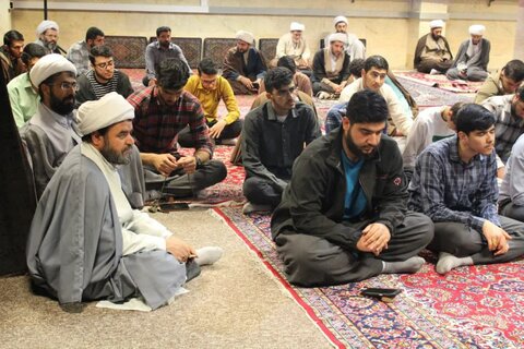 تصاویر/سخنرانی حجت الاسلام والمسلمین شامی در جمع طلاب مدرسه علمیه قروه