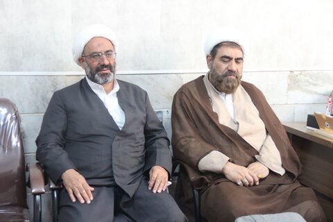 تصاویر / دیدار مدیر حوزه علمیه استان قزوین با مدیر وکارشناسان مرکز مشاوره حوزه علمیه قزوین