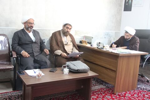 تصاویر / دیدار مدیر حوزه علمیه استان قزوین با مدیر وکارشناسان مرکز مشاوره حوزه علمیه قزوین