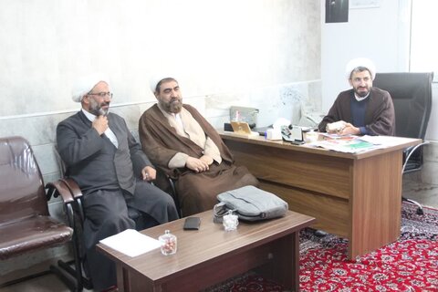 تصاویر / دیدار مدیر حوزه علمیه استان قزوین با مدیر وکارشناسان مرکز مشاوره حوزه علمیه قزوین