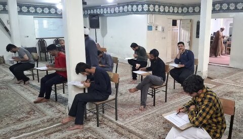 تصاویر/ امتحانات نهایی طلاب مدرسه علمیه دارالعلم اسلامی آیت‌الله اعتمادی کاشان