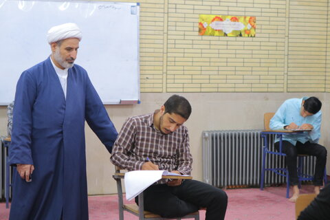 برگزاری امتحانات کتبی در مدرسه علمیه آیت الله آخوند (ره)