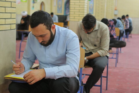 برگزاری امتحانات کتبی در مدرسه علمیه آیت الله آخوند (ره)