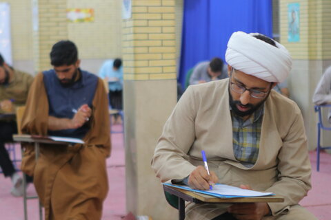 برگزاری امتحانات کتبی در مدرسه علمیه آیت الله آخوند (ره)