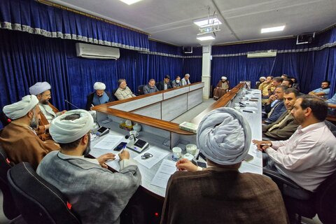 تصاویر/ نشست معاون پژوهش حوزه‌های علمیه با ناشران آثار حوزوی فعال در همایش کتاب سال حوزه‌