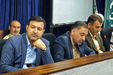 تصاویر/ نشست معاون پژوهش حوزه‌های علمیه با ناشران آثار حوزوی فعال در همایش کتاب سال حوزه‌