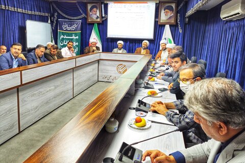 تصاویر/ نشست معاون پژوهش حوزه‌های علمیه با ناشران آثار حوزوی فعال در همایش کتاب سال حوزه‌