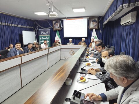 تصاویر/ نشست معاون پژوهش حوزه‌های علمیه با ناشران آثار حوزوی فعال در همایش کتاب سال حوزه‌