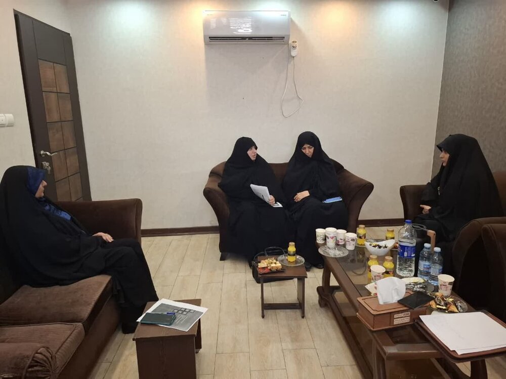 مسئولان فرهنگی و آموزشی زمینه حضور مؤثر طلاب در نظام آموزشی را تقویت کنند