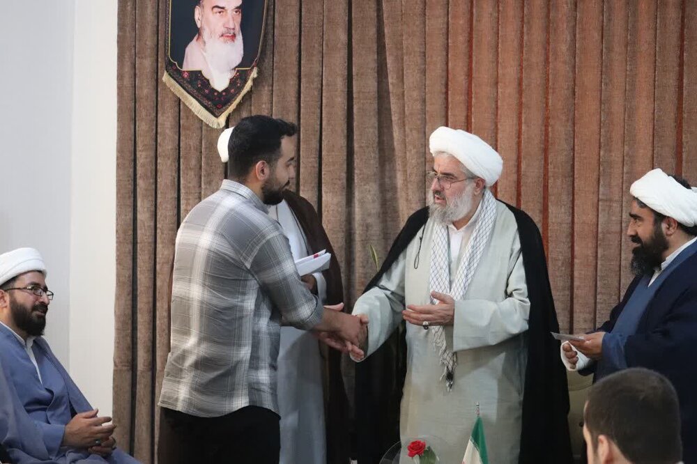 از برگزیدگان مسابقه حوزه پیشرو و سرآمد تجلیل شد