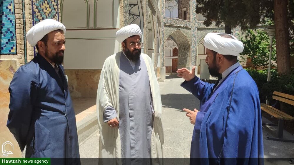 بازدید معاون تهذیب حوزه علمیه اصفهان از فعالیت های مدرسه علمیه امام صادق (ع) + تصاویر