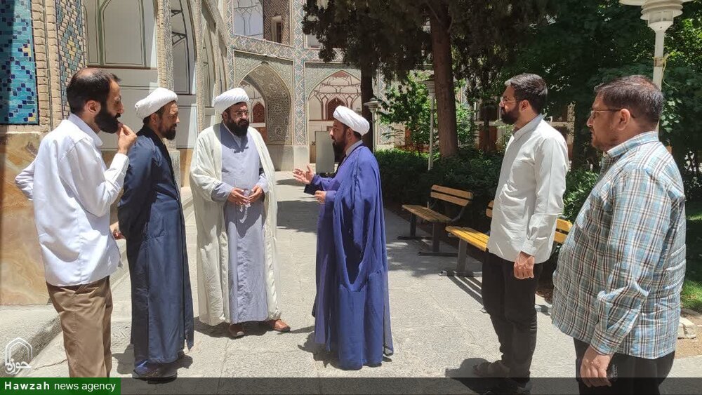 بازدید معاون تهذیب حوزه علمیه اصفهان از فعالیت های مدرسه علمیه امام صادق (ع) + تصاویر