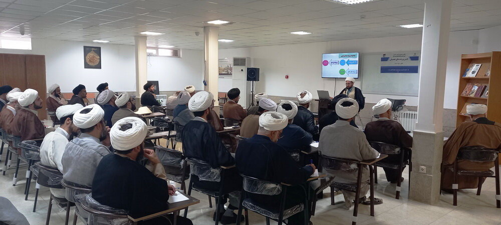 برگزاری اجلاسیه پایش پرونده‌های تحصیلی طلاب حوزه علمیه منطقه کاشان