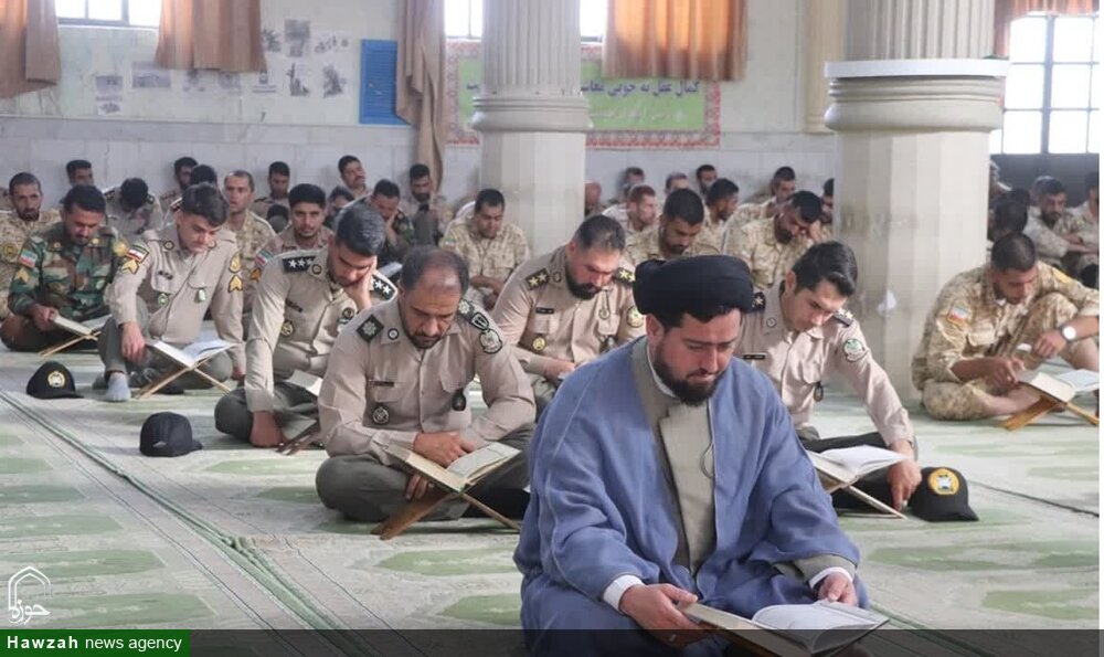 محفل نورانی انس با قرآن کریم در گروه ۲۲ توپخانه ارتش برگزار شد+ تصاویر