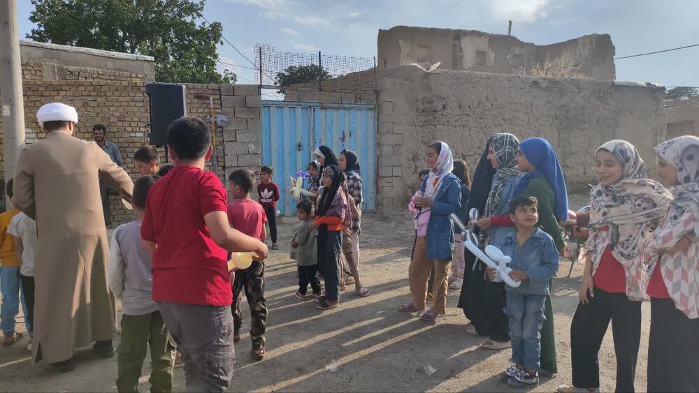 تصاویر/ تبلیغ غدیر در روستای نشر همدان