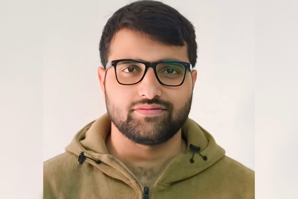 ہم زندگی نہیں گزار رہے، زندگی کی قیمت ادا کرتے ہیں..!!