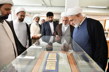 بازدید اعضای شورای‌عالی حوزه علمیه خراسان از کتابخانه و مرکز اسناد مجلس