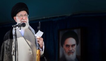 رهبر انقلاب: ولایت قاعده اسلام است 