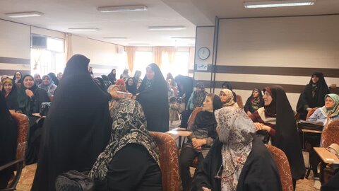 تصاویر/برگزاری جشن دهه ولایت در مدرسه علمیه فاطمه الزهرا اراک