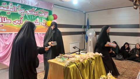 تصاویر/برگزاری جشن دهه ولایت در مدرسه علمیه فاطمه الزهرا اراک
