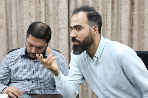 تصاویر/ نشست مدیر روابط عمومی سازمان سراج با مسئول مرکز رسانه و فضای مجازی حوزه‌های علمیه
