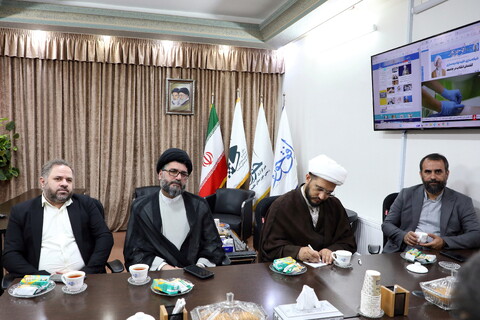 تصاویر/ نشست مدیر روابط عمومی سازمان سراج با مسئول مرکز رسانه و فضای مجازی حوزه‌های علمیه