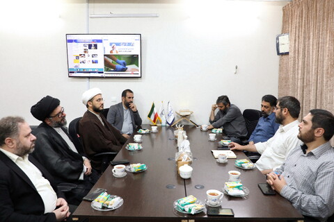 تصاویر/ نشست مدیر روابط عمومی سازمان سراج با مسئول مرکز رسانه و فضای مجازی حوزه‌های علمیه
