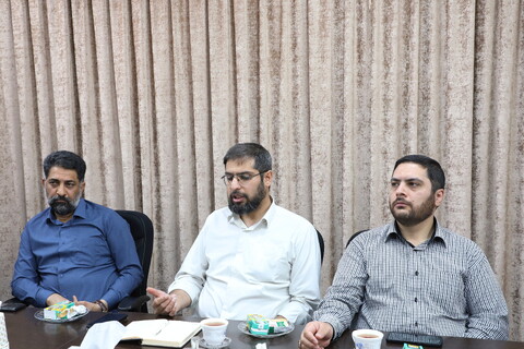 تصاویر/ نشست مدیر روابط عمومی سازمان سراج با مسئول مرکز رسانه و فضای مجازی حوزه‌های علمیه