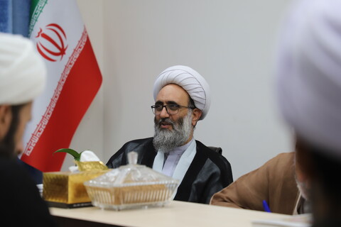 تصاویر/جلسه مدیر منطقه ۲ قائم مقام امور استانها با مدیر و معاونین مرکز مدیریت حوزه علمیه کردستان