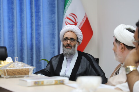 تصاویر/جلسه مدیر منطقه ۲ قائم مقام امور استانها با مدیر و معاونین مرکز مدیریت حوزه علمیه کردستان