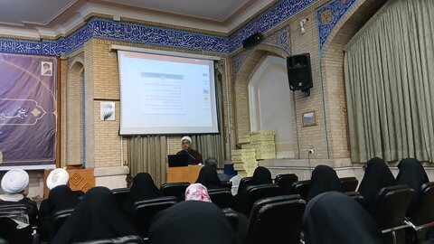 طلاب باید در سکوهای علمی جهانی بهعنوان اندیشهورزان برجسته شناخته شوند / حوزه علمیه باید بهعنوان مرجع علمی جهانی در عرصه علوم انسانی اسلامی معرفی شود + عکس