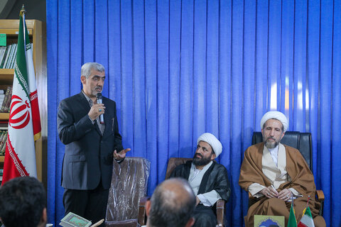 تصاویر / دیدار نماینده ولی فقیه در استان قزوین با جمعی از فرهیختگان الموت شرقی