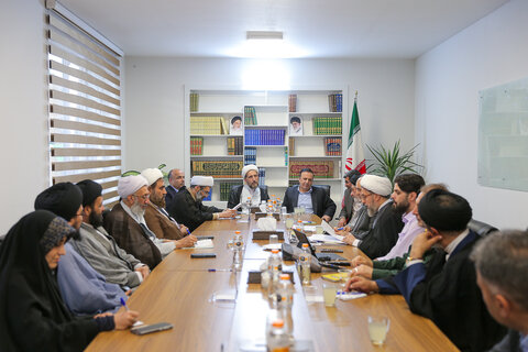 تصاویر / جلسه ۱۳۰ شورای فرهنگ عمومی به ریاست نماینده ولی فقیه و رئیس شورای فرهنگ عمومی استان قزوین