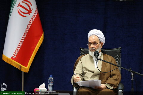 Photos /L'Ayatollah Arafi rencontre les membres du Secrétariat de la Conférence du centenaire du Séminaire de Qom