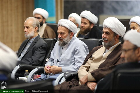 Photos /L'Ayatollah Arafi rencontre les membres du Secrétariat de la Conférence du centenaire du Séminaire de Qom