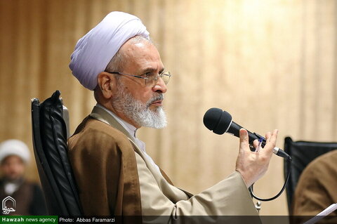 Photos /L'Ayatollah Arafi rencontre les membres du Secrétariat de la Conférence du centenaire du Séminaire de Qom
