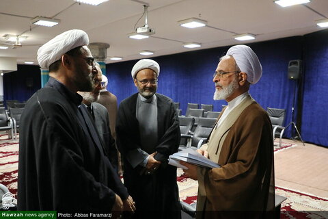 Photos /L'Ayatollah Arafi rencontre les membres du Secrétariat de la Conférence du centenaire du Séminaire de Qom