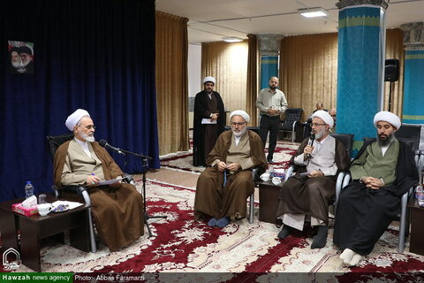 Photos /L'Ayatollah Arafi rencontre les membres du Secrétariat de la Conférence du centenaire du Séminaire de Qom