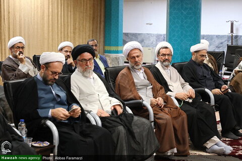 Photos /L'Ayatollah Arafi rencontre les membres du Secrétariat de la Conférence du centenaire du Séminaire de Qom