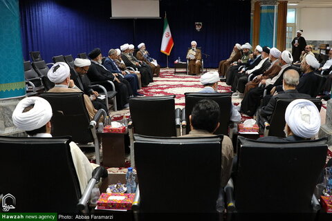 Photos /L'Ayatollah Arafi rencontre les membres du Secrétariat de la Conférence du centenaire du Séminaire de Qom