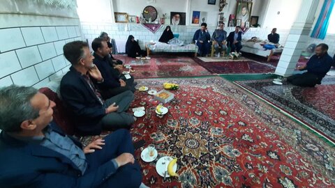 دیدار امام جمعه نوش آباد در آستانه عید غدیر با مادر شهید سید فرهاد متولی
