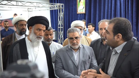 بازدید نماینده ولی فقیه در خوزستان نمایشگاه تخصصی روایت دانش استان