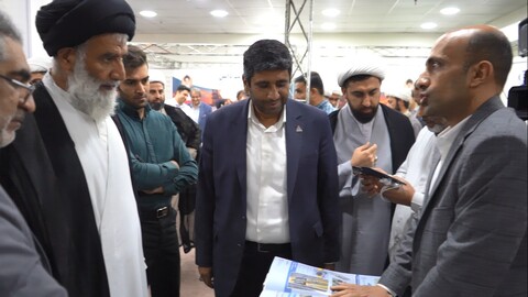 بازدید نماینده ولی فقیه در خوزستان نمایشگاه تخصصی روایت دانش استان