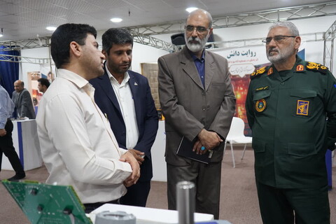 بازدید فرمانده سپاه حضرت ولیعصر(عج) خوزستان از نمایشگاه تخصصی روایت دانش استان