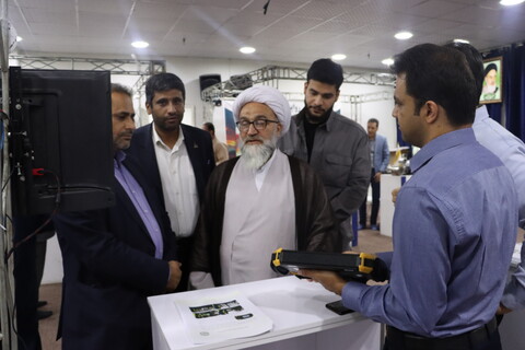 بازدید حجت الاسلام والمسلمین حیدری از نمایشگاه تخصصی روایت دانش خوزستان