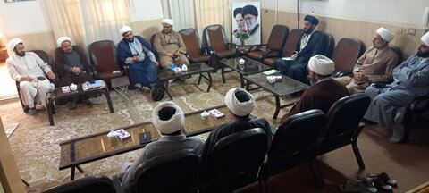 تصاویر/ نشست مدیر حوزه علمیه منطقه کاشان با مسئول مرکز آموزش‌ مهارت‌های کاربردی حوزه علمیه کشور
