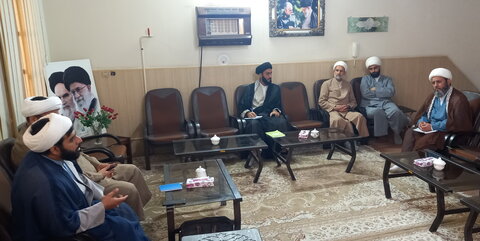 تصاویر/ نشست مدیر حوزه علمیه منطقه کاشان با مسئول مرکز آموزش‌ مهارت‌های کاربردی حوزه علمیه کشور