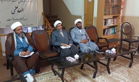 تصاویر/ نشست مدیر حوزه علمیه منطقه کاشان با مسئول مرکز آموزش‌ مهارت‌های کاربردی حوزه علمیه کشور