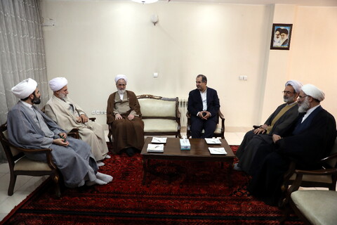 استقبال نماینده ولی فقیه، استاندار و مدیران حوزوی گیلان از آیت الله اعرافی